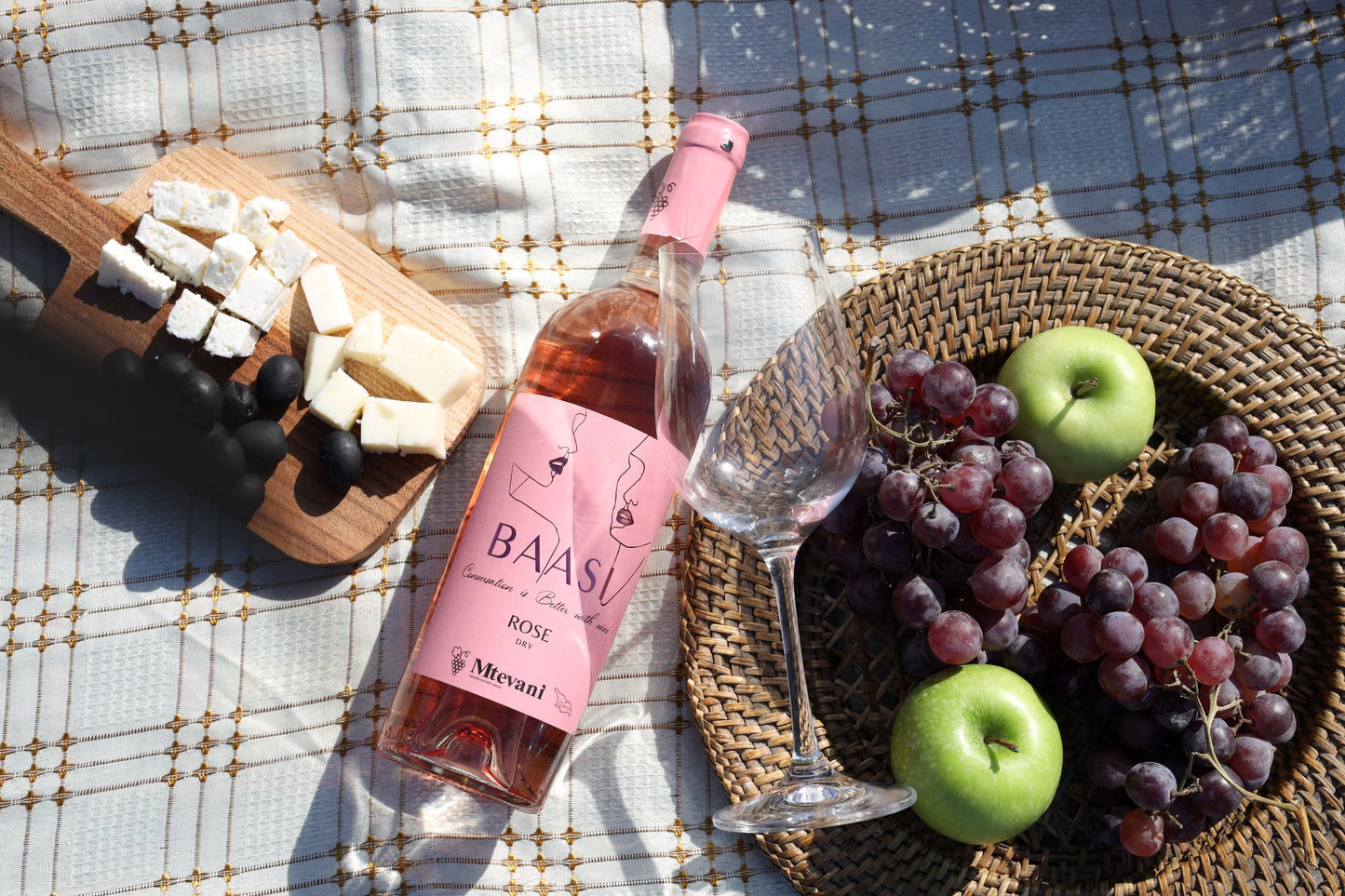 Rosé von Baasi – Eleganter trockener Roséwein aus Georgien mit fruchtiger Tiefe
