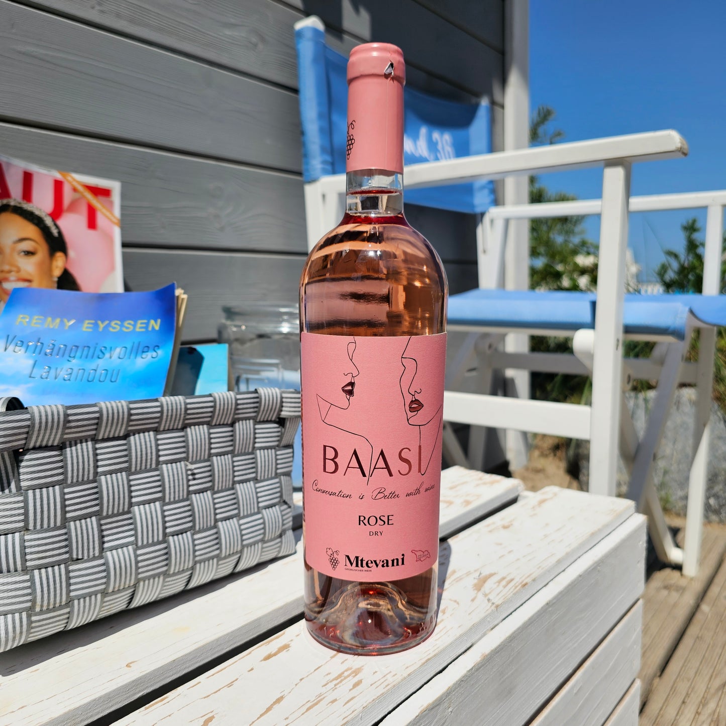 Baasi Rosé 2023 – trockener georgischer Roséwein, perfekt zu gegrilltem Fisch, frischen Sommersalaten oder leichten Vorspeisen, ideal als Aperitif oder Begleiter zu stilvollen Sommerabenden