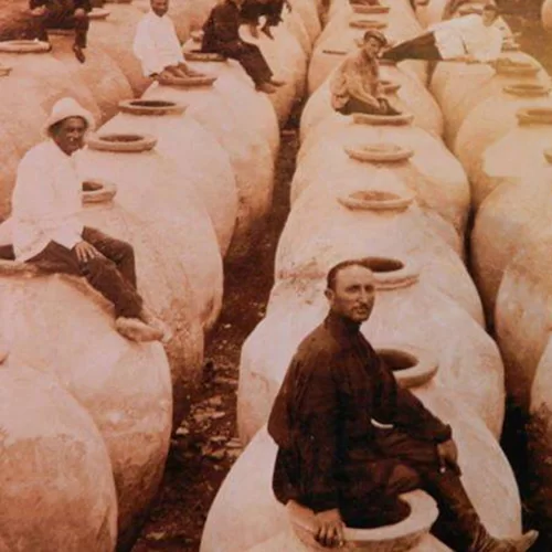 Mtevani Qvevri-Weine – traditionelle georgische Weine aus Tonamphoren