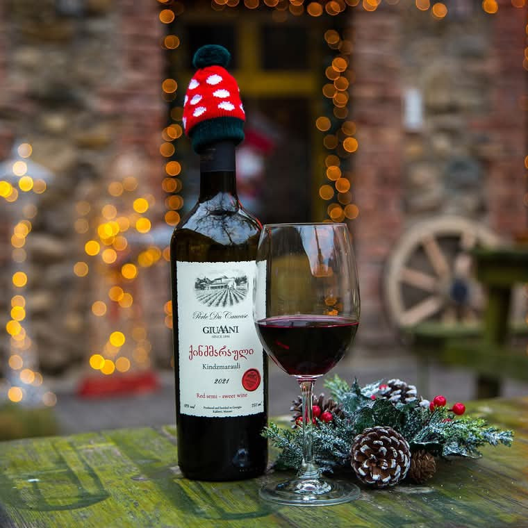Kindzmarauli Rotwein aus Kachetien – harmonische Süße und Säure, ideal für festliche Anlässe
