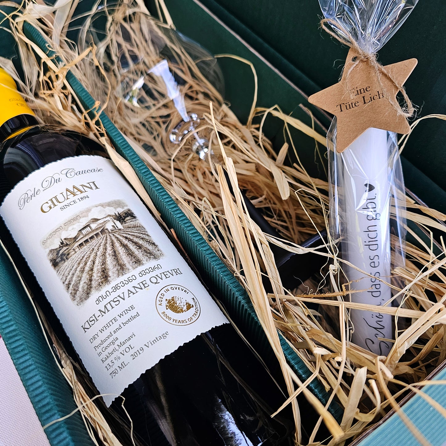 Geschenkset „Schön, dass es dich gibt“ – KISI - Mtsvane Orangewein, Glas & Kerze